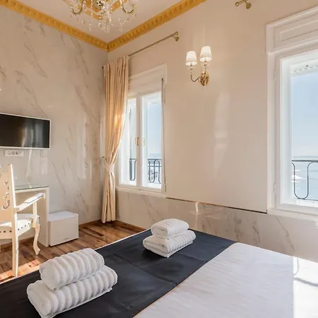 Olivia Luxury Oda ve Kahvaltı 3*