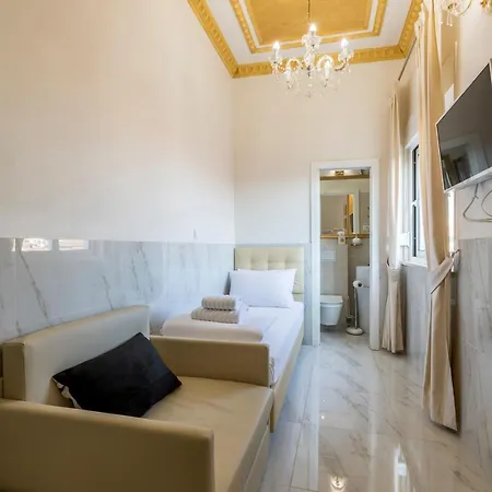 Olivia Luxury Split