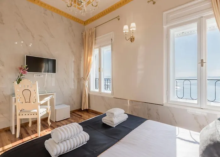 Olivia Luxury Bed & Breakfast 3*